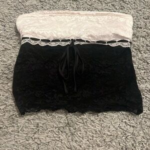 Woman’s strapless top🖤🤍
